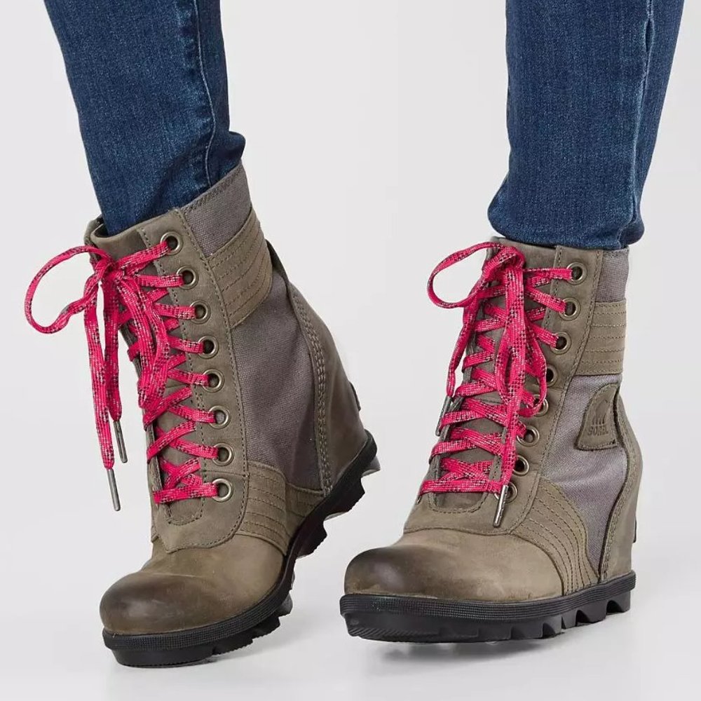 Sorel Lexie Wedge Boot EUC 10.5